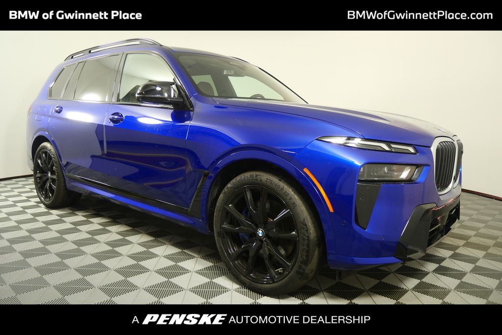 2025 BMW X7 M60i's photo