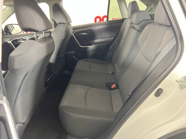 2024 Toyota RAV4 XLE photo 19