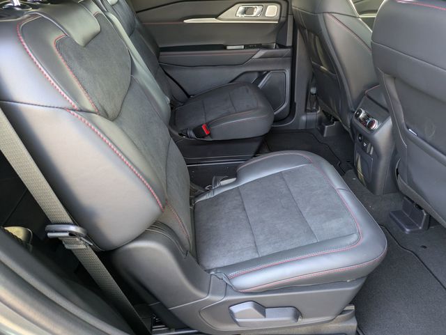2025 Ford Explorer ST photo 27