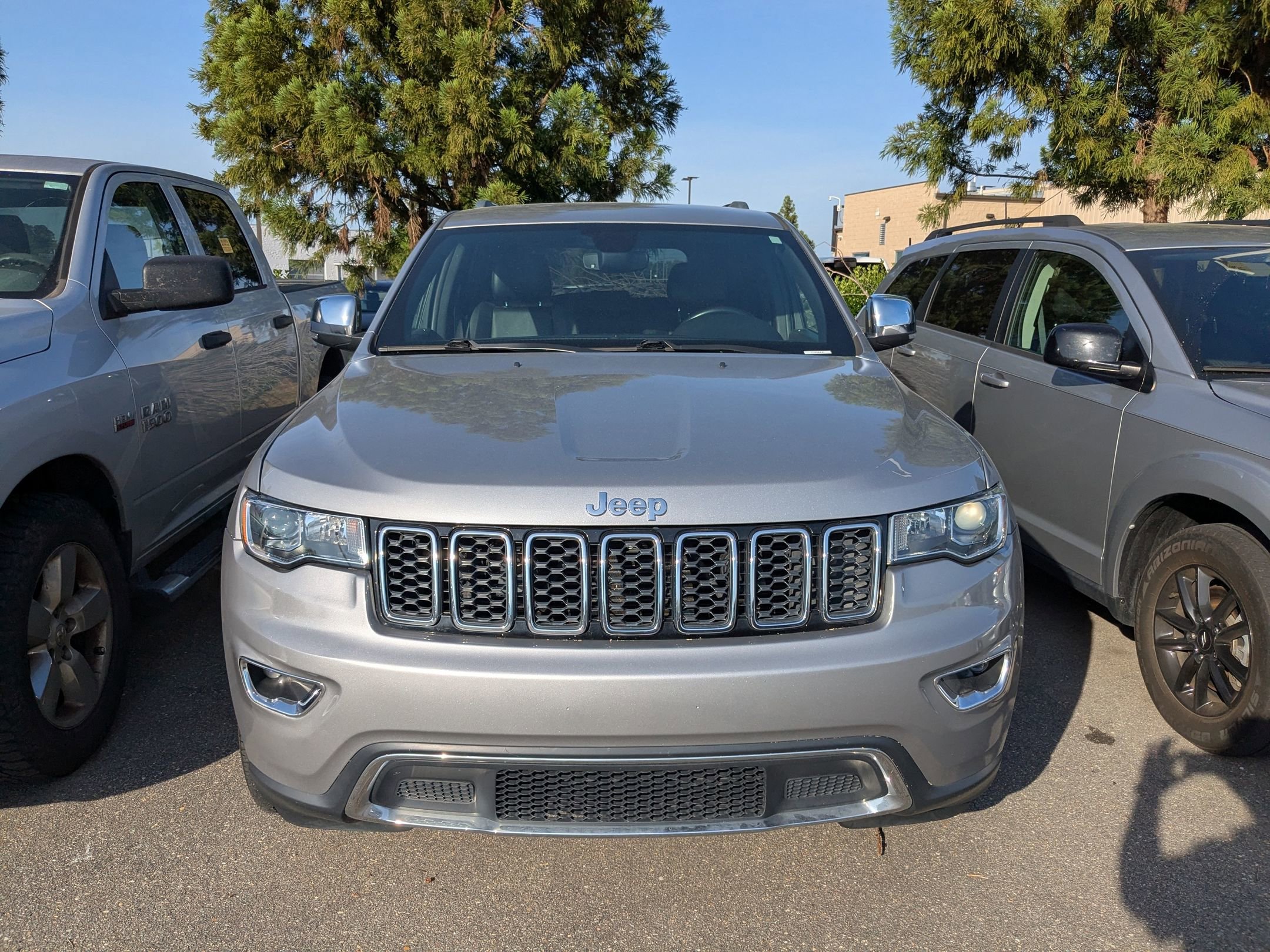2018 Jeep Grand Cherokee Limited photo 2