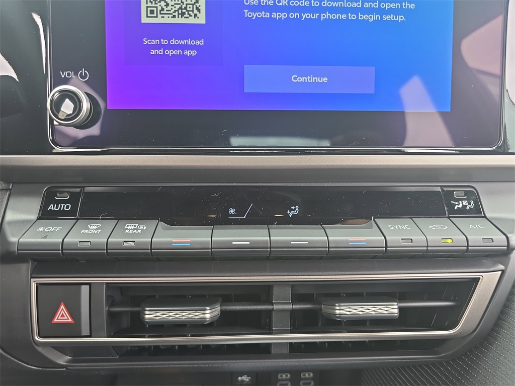 2025 Toyota Camry SE photo 24