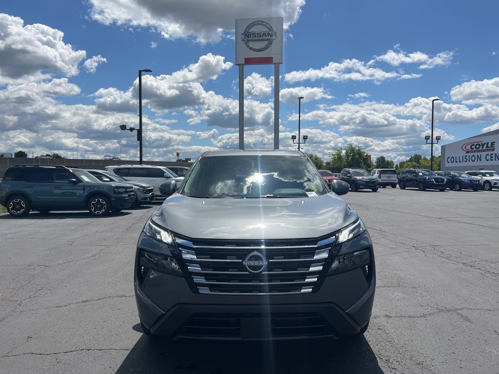 2026 Nissan Rogue SV photo 6