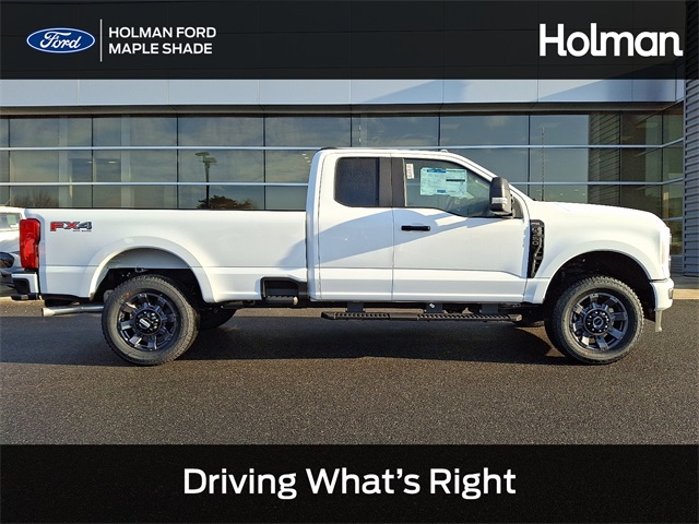 2026 Ford F-350 Super Duty XL's photo