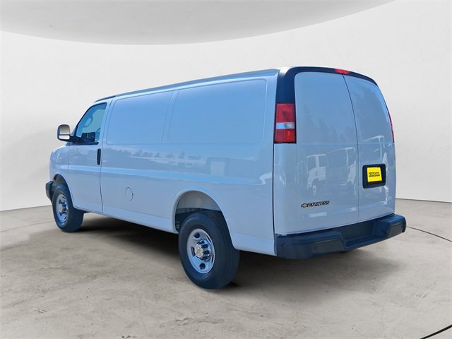 2025 Chevrolet Express Cargo 2500 photo 3