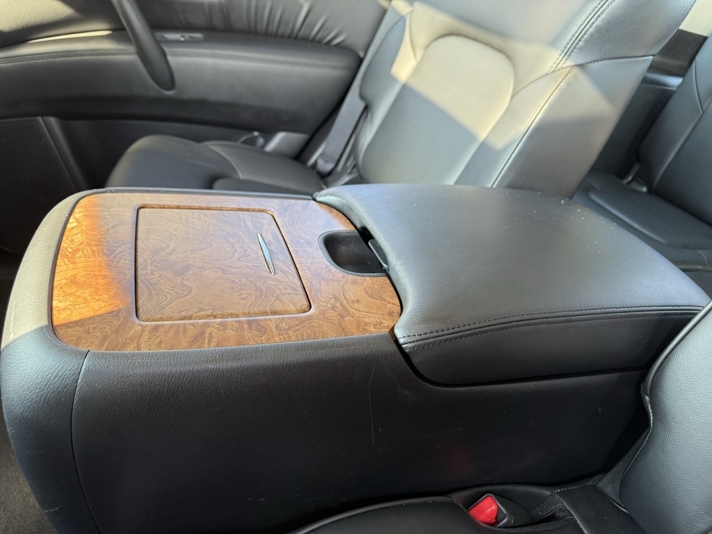 2023 Nissan Armada SL photo 21