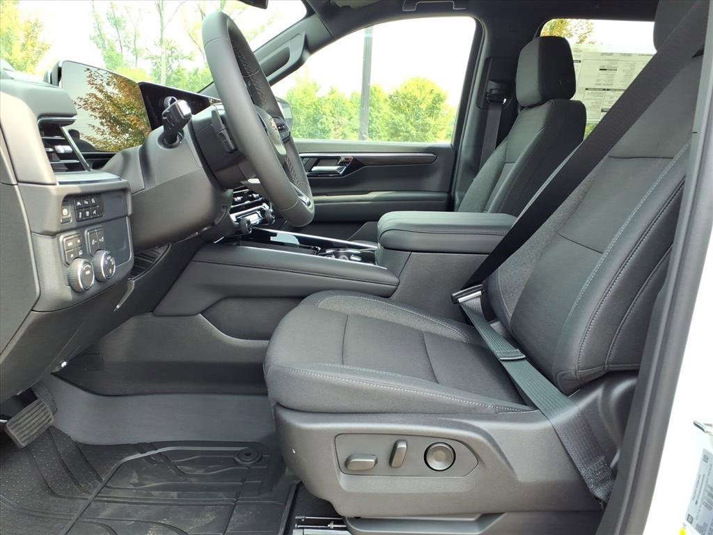 2025 Chevrolet Suburban LS photo 12