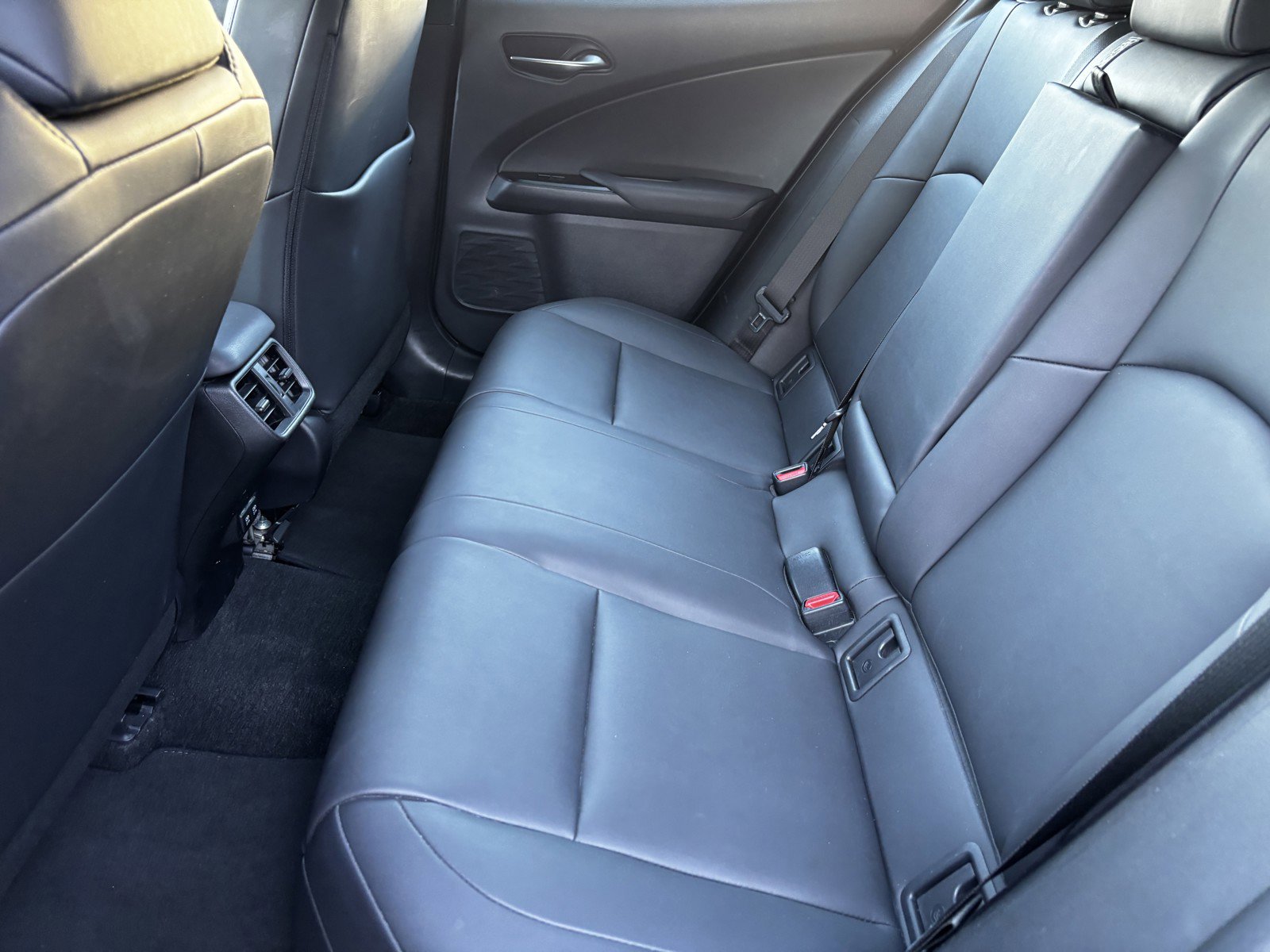 2019 Lexus UX 200 photo 23