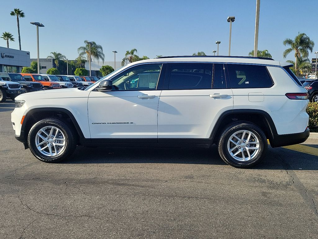 2023 Jeep Grand Cherokee Laredo photo 23