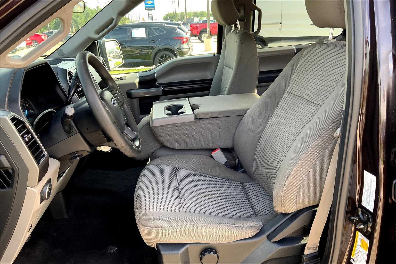 2020 Ford F-150 XLT photo 7