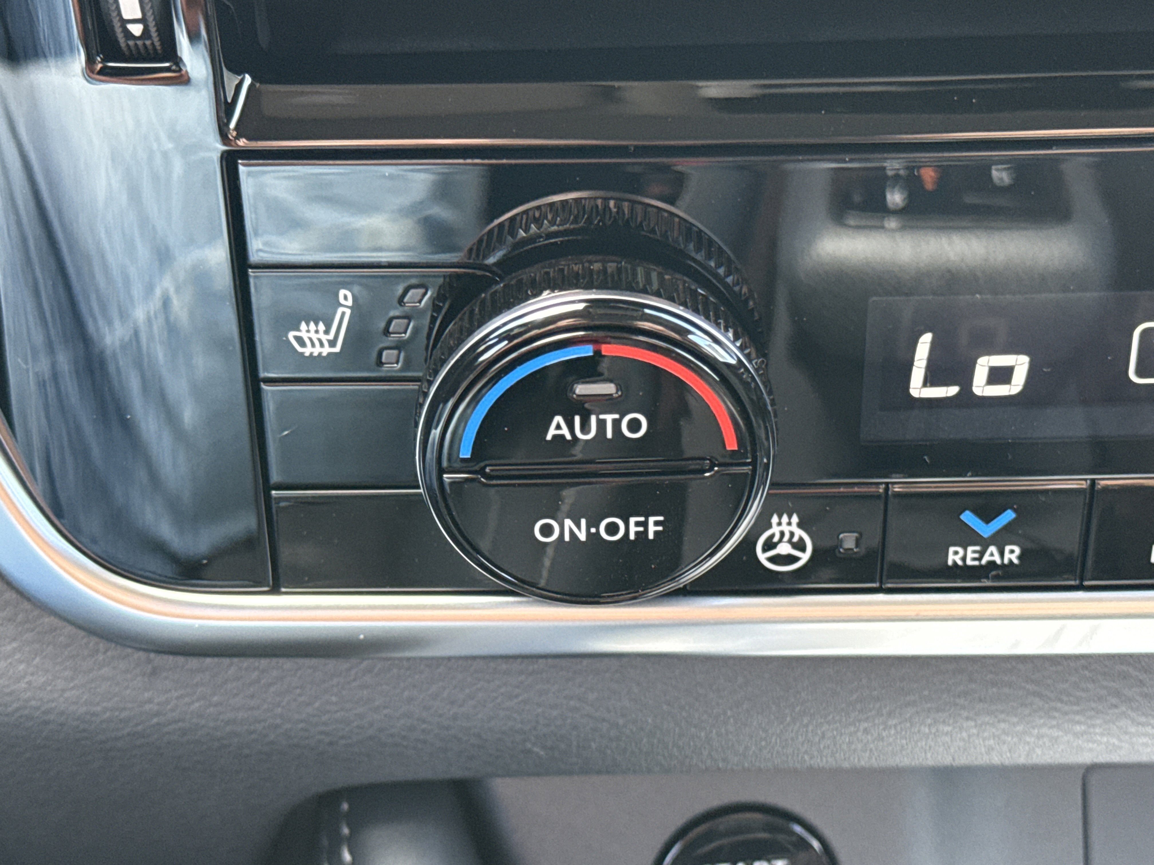 2026 Nissan Rogue Platinum photo 6