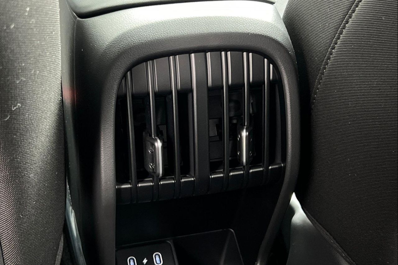 2025 Hyundai Kona SEL photo 14