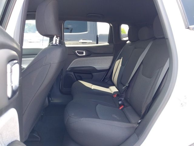 2025 Jeep Compass Sport photo 5