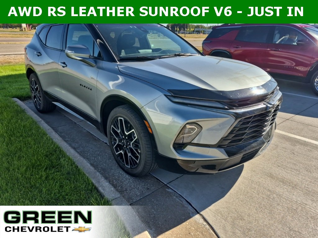 2023 Chevrolet Blazer RS photo 2