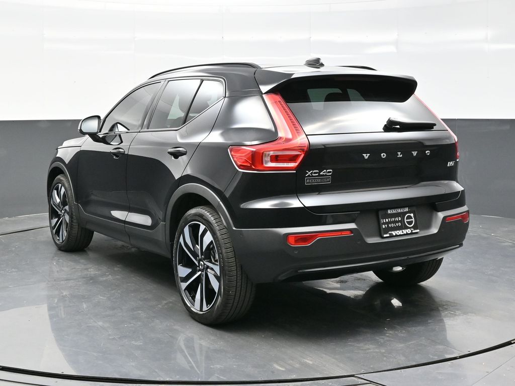 2023 Volvo XC40 Ultimate photo 4
