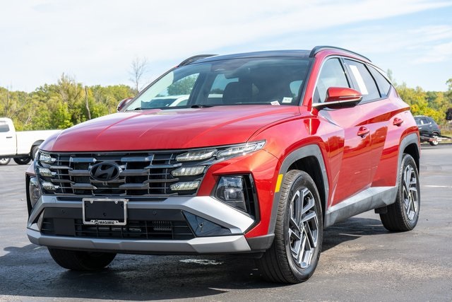 2025 Hyundai Tucson Hybrid Limited photo 2