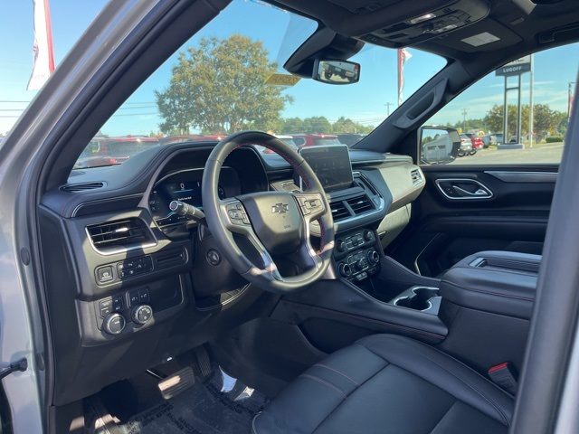 2024 Chevrolet Suburban RST photo 5