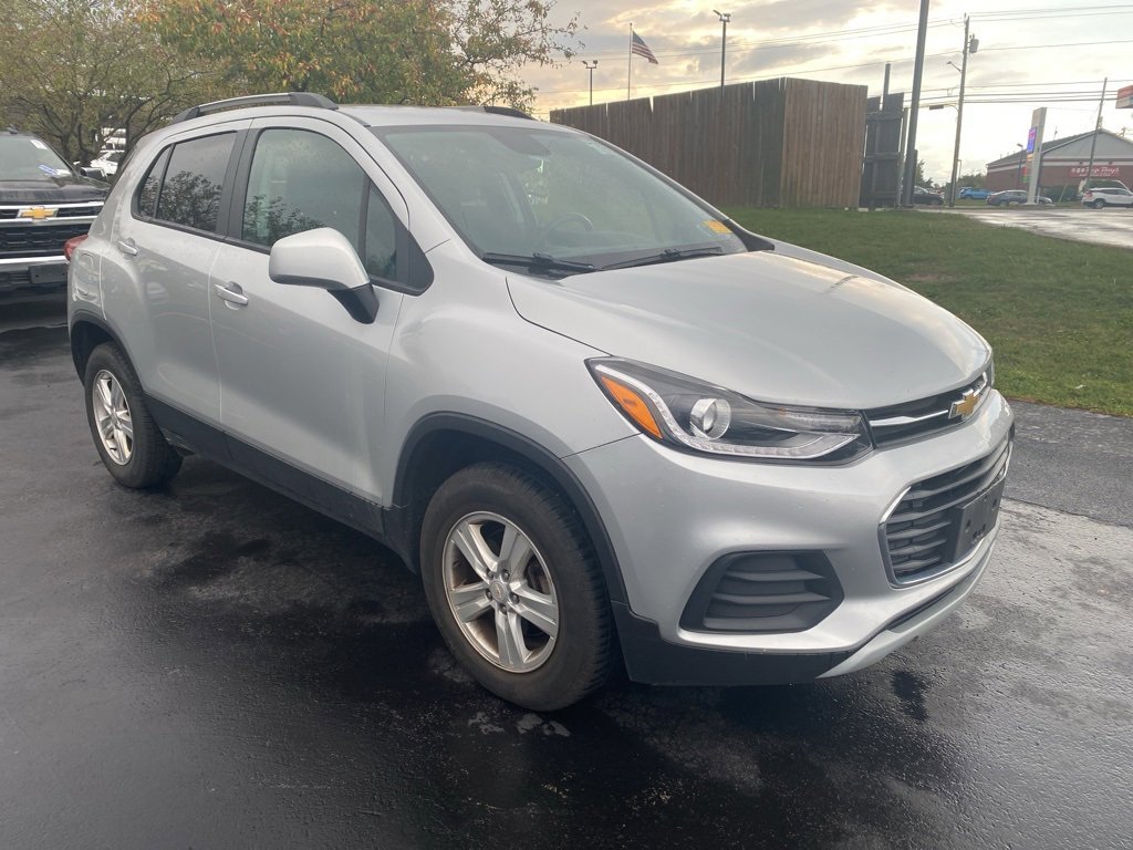 2022 Chevrolet Trax LT photo 2