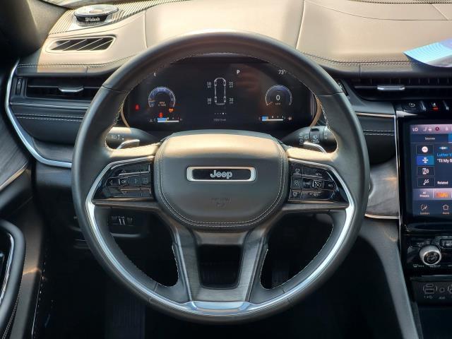 2022 Jeep Grand Cherokee Overland photo 17