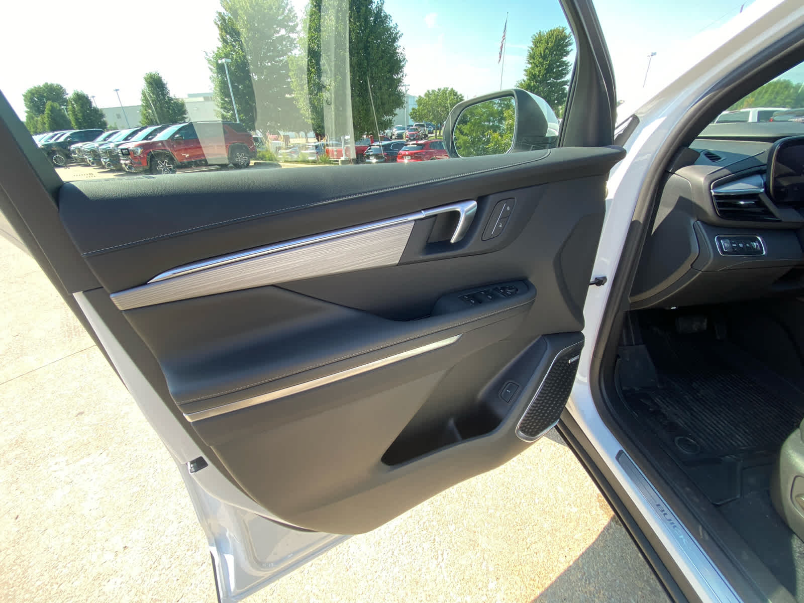 2026 Buick Enclave Preferred photo 10