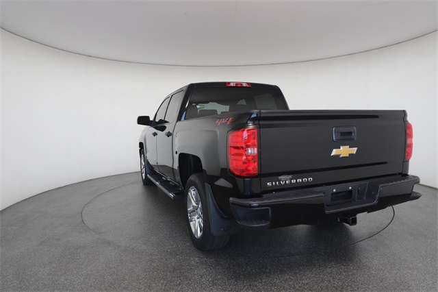 2018 Chevrolet Silverado 1500 Custom photo 12