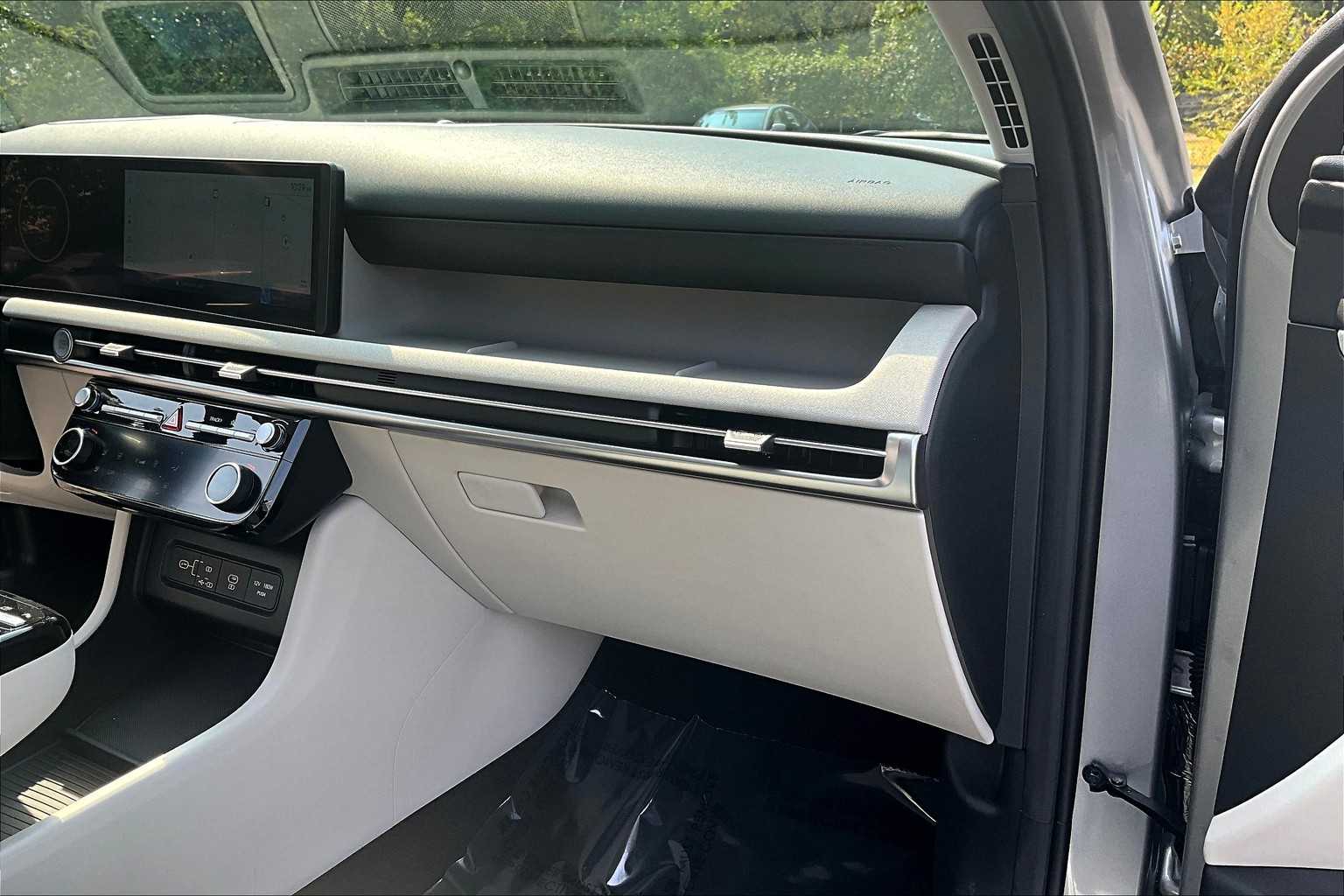 2025 Hyundai Tucson Limited photo 17