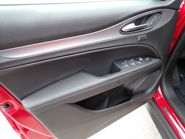 2025 Alfa Romeo Stelvio Sprint Base photo 14