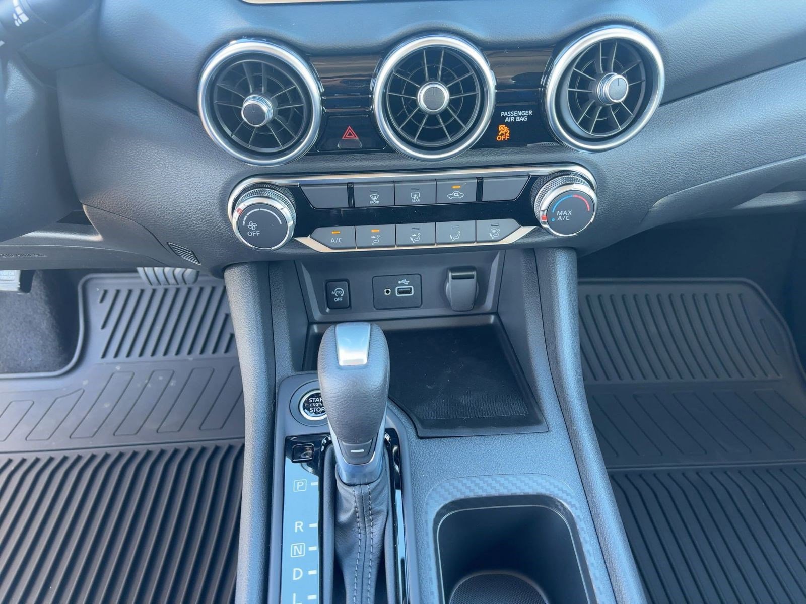 2025 Nissan Sentra S photo 17