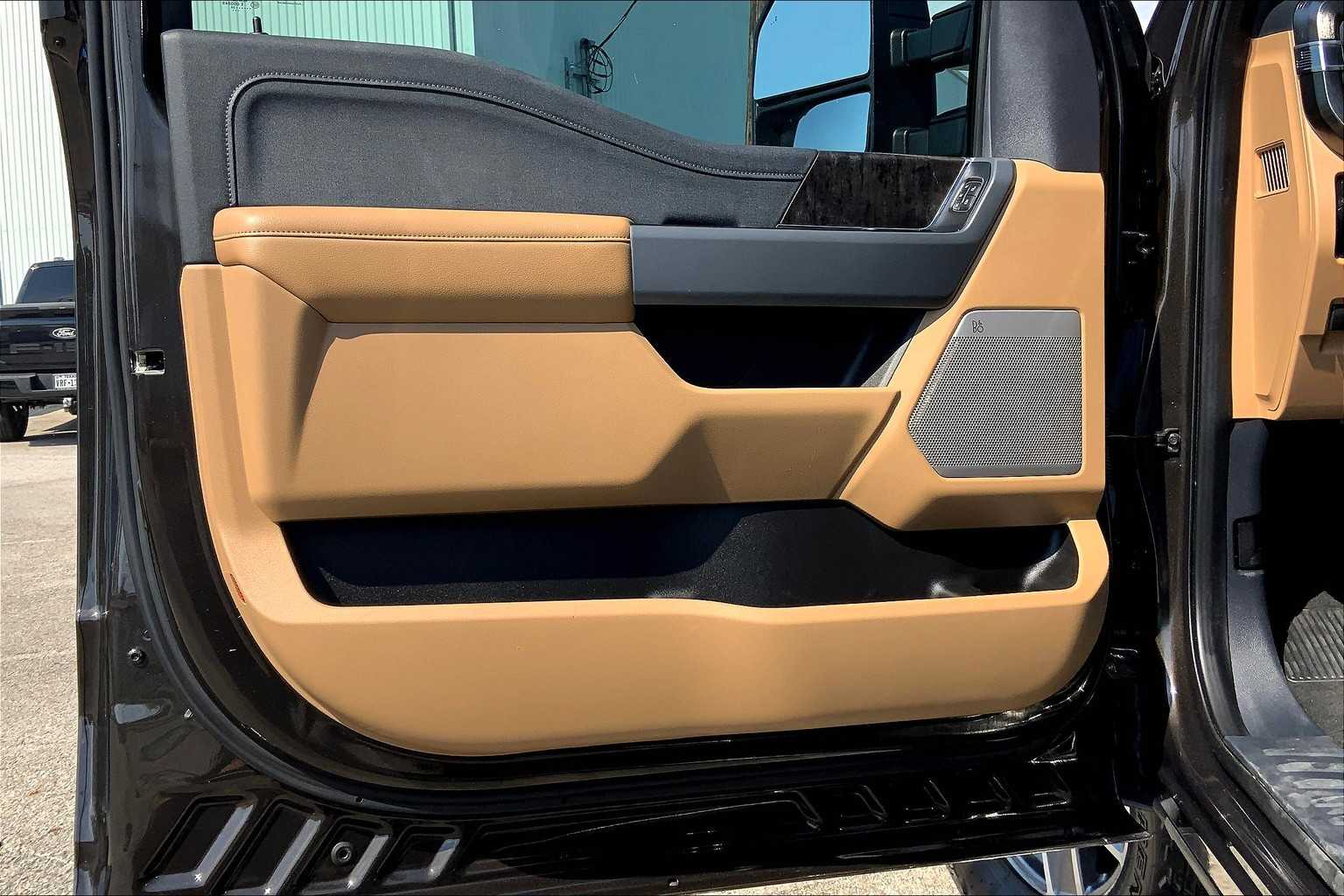 2024 Ford F-250 Lariat photo 21