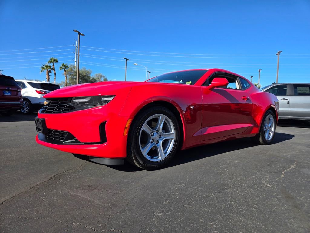 2023 Chevrolet Camaro 1LT photo 2