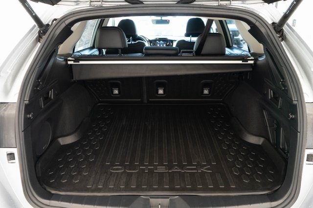 2021 Subaru Outback Limited photo 10
