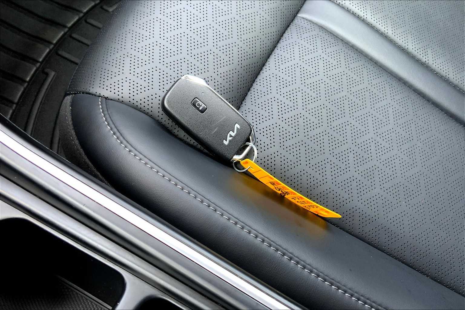 2022 Kia Sorento Hybrid S photo 12