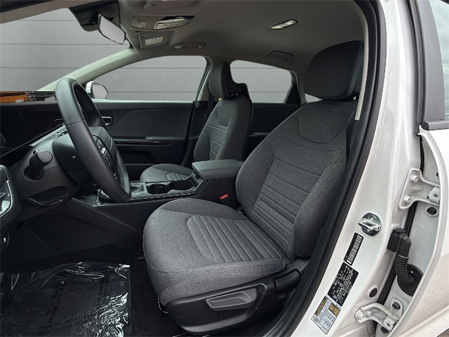 2025 Kia K4 EX photo 10