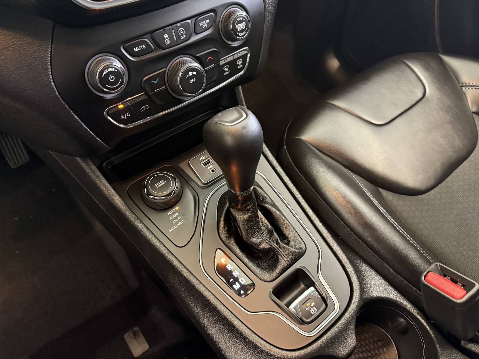 2019 Jeep Cherokee Latitude photo 13