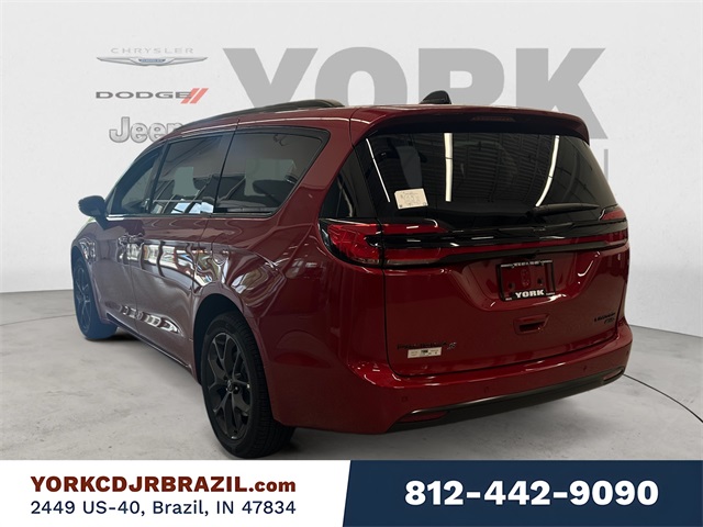 2026 Chrysler Pacifica Limited photo 3