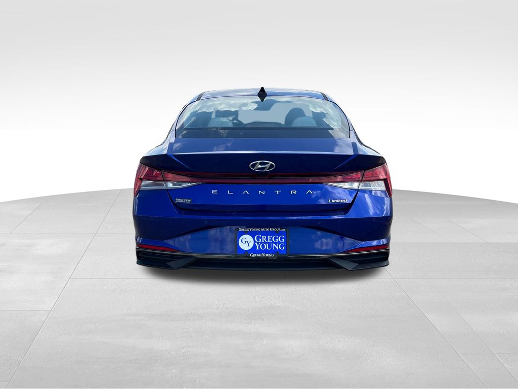 2022 Hyundai Elantra Limited photo 4