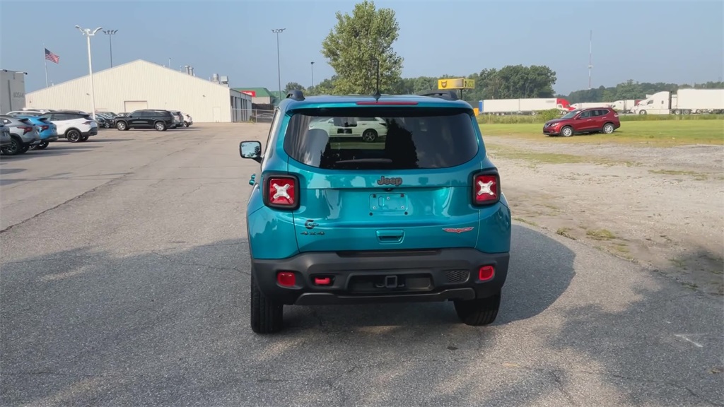 2022 Jeep Renegade Trailhawk photo 6