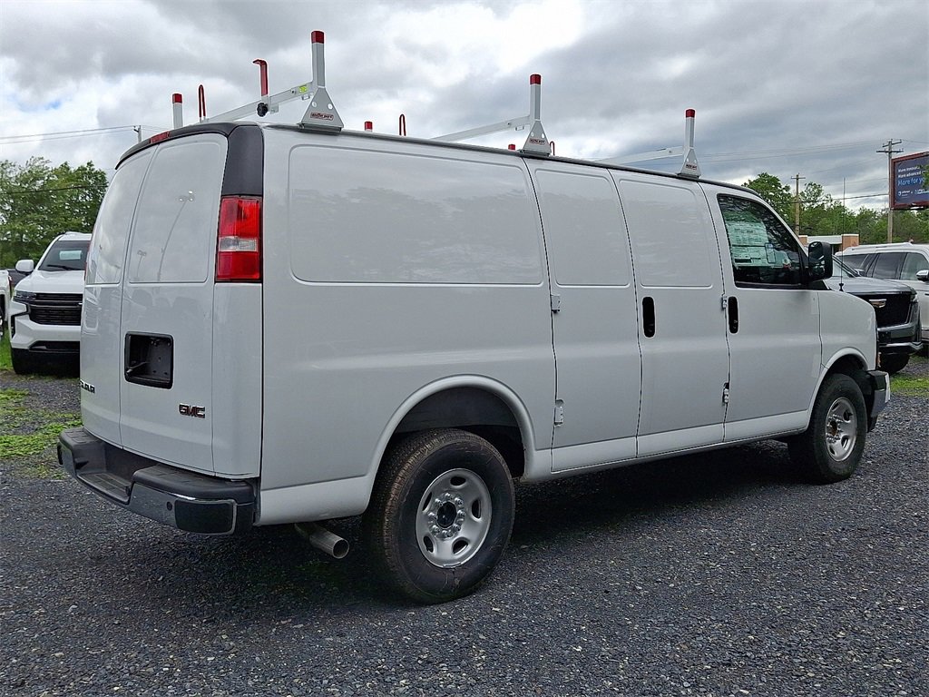 2025 Gmc Savana Cargo 2500 photo 4