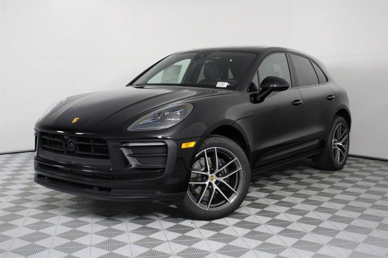 2025 Porsche Macan S's photo
