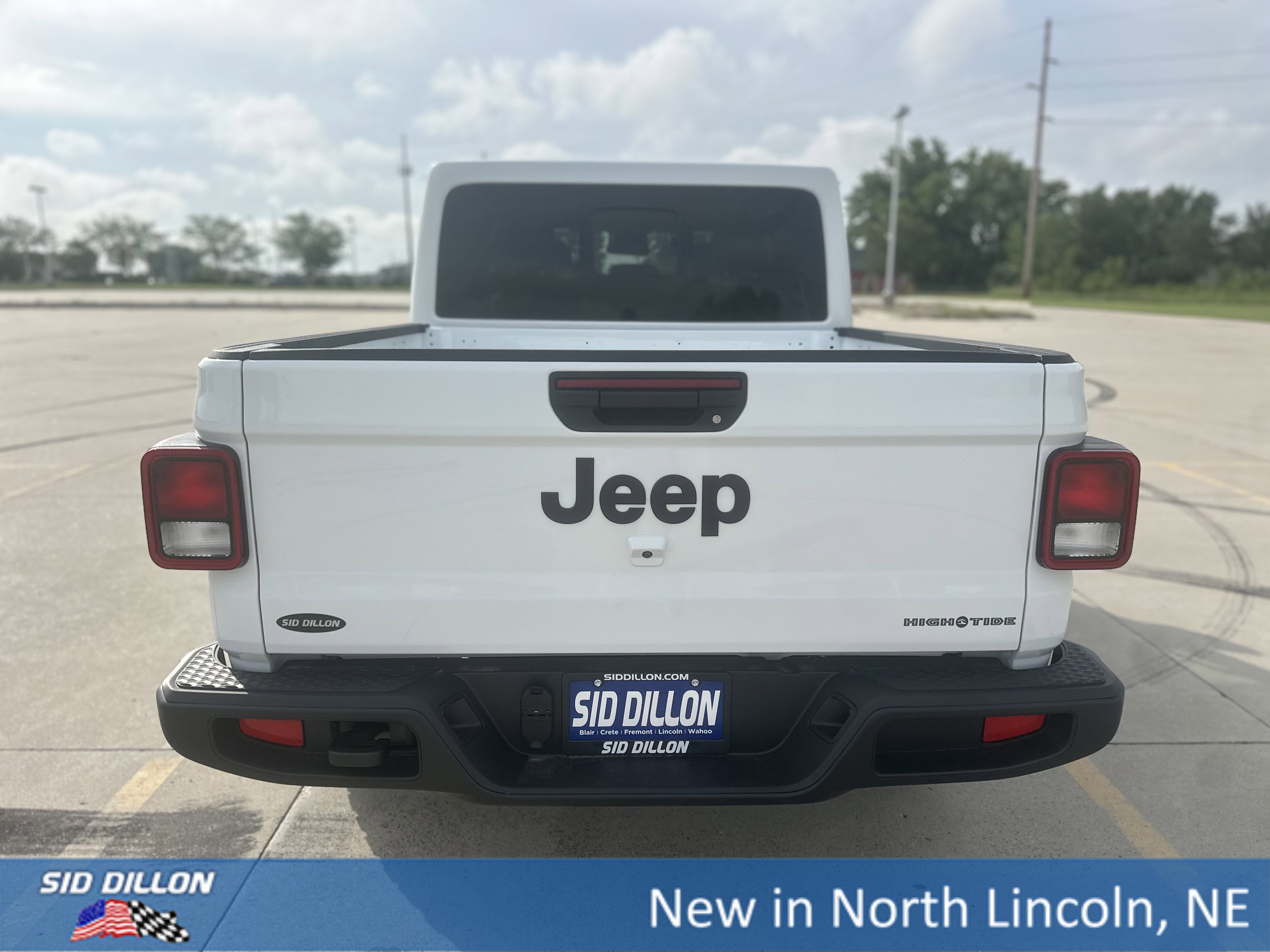 2025 Jeep Gladiator Sport photo 2