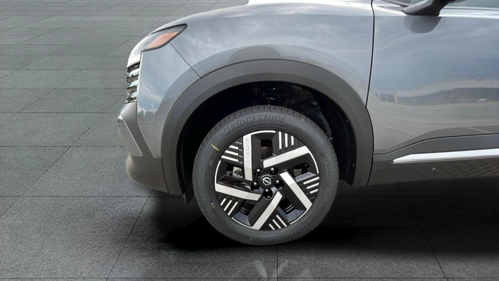 2025 Nissan Kicks SV photo 15