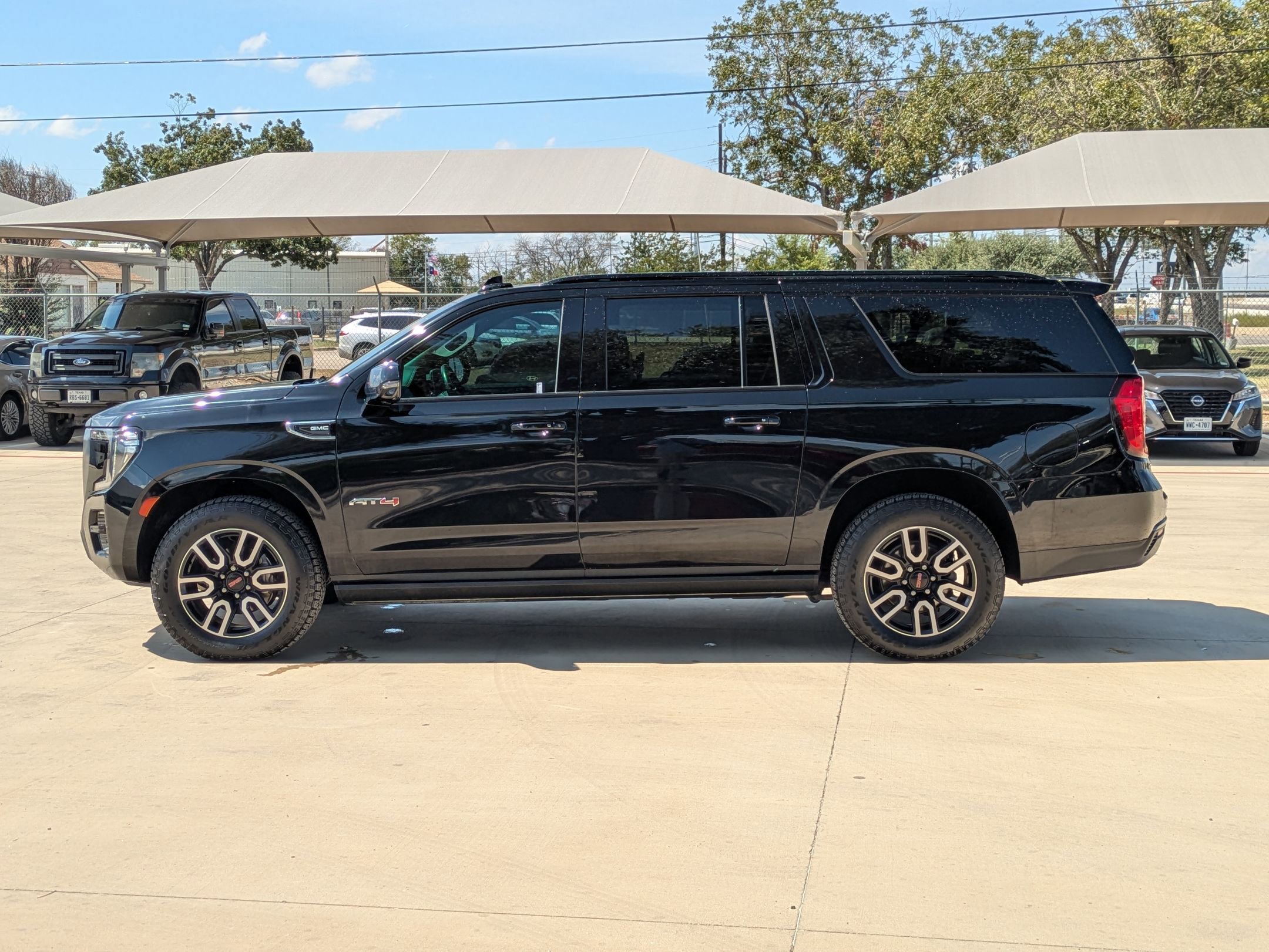 2023 Gmc Yukon XL AT4 photo 6