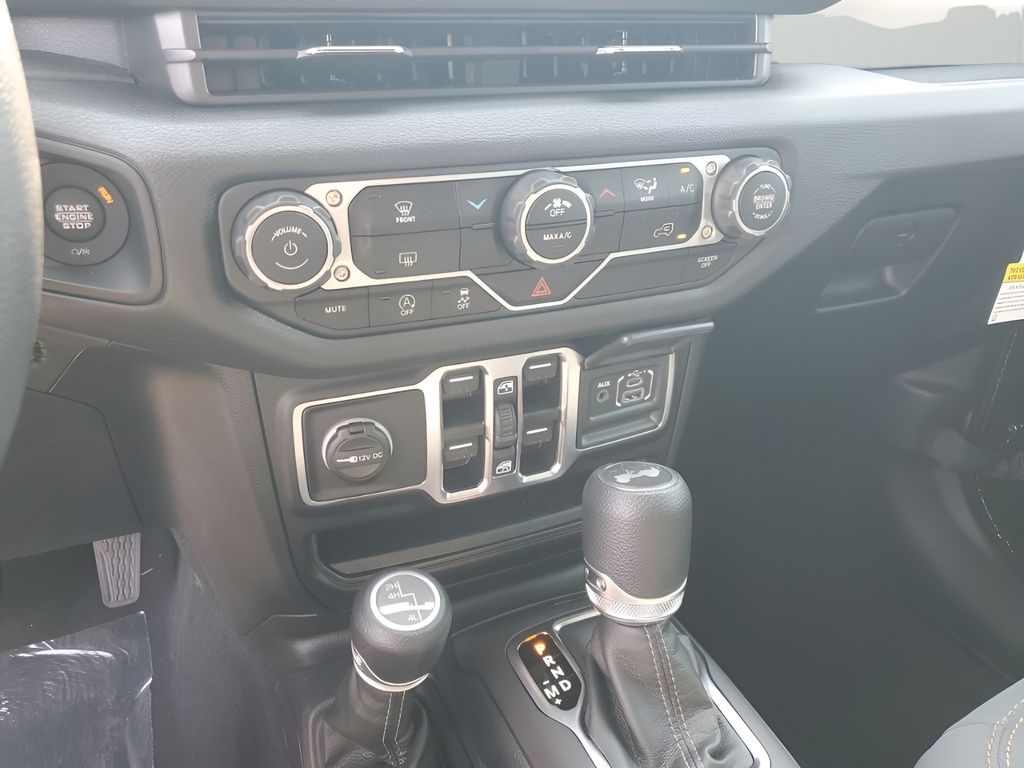 2025 Jeep Wrangler Sport photo 34
