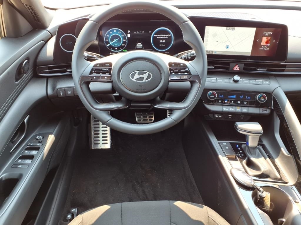 2025 Hyundai Elantra Hybrid SEL Sport photo 3