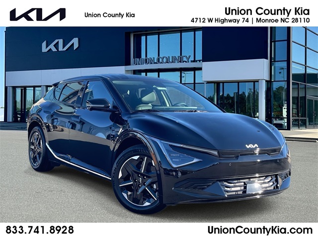 2025 Kia EV6 Wind's photo