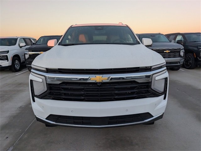 2026 Chevrolet Suburban LS photo 3