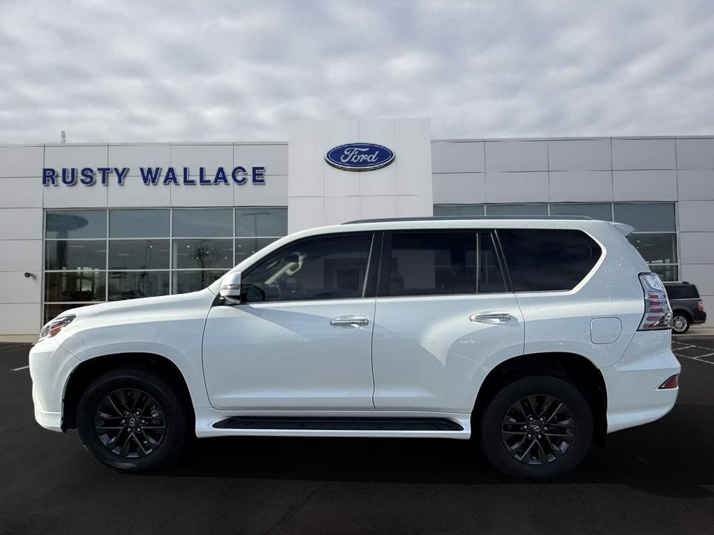 2021 Lexus GX Base's photo