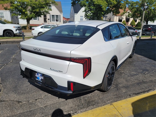2025 Kia K4 GT-Line photo 3
