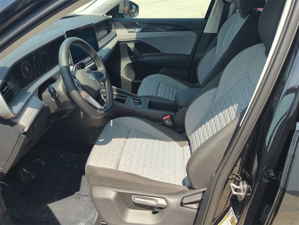 2025 Volkswagen Tiguan S photo 17