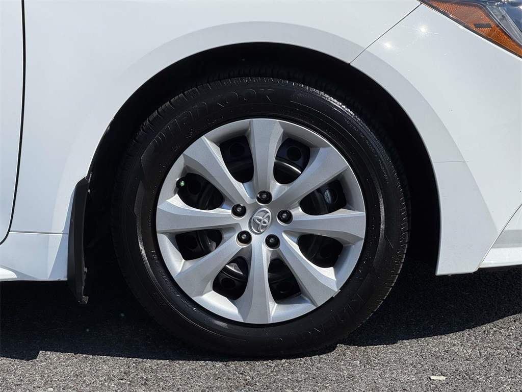 2025 Toyota Corolla LE photo 11
