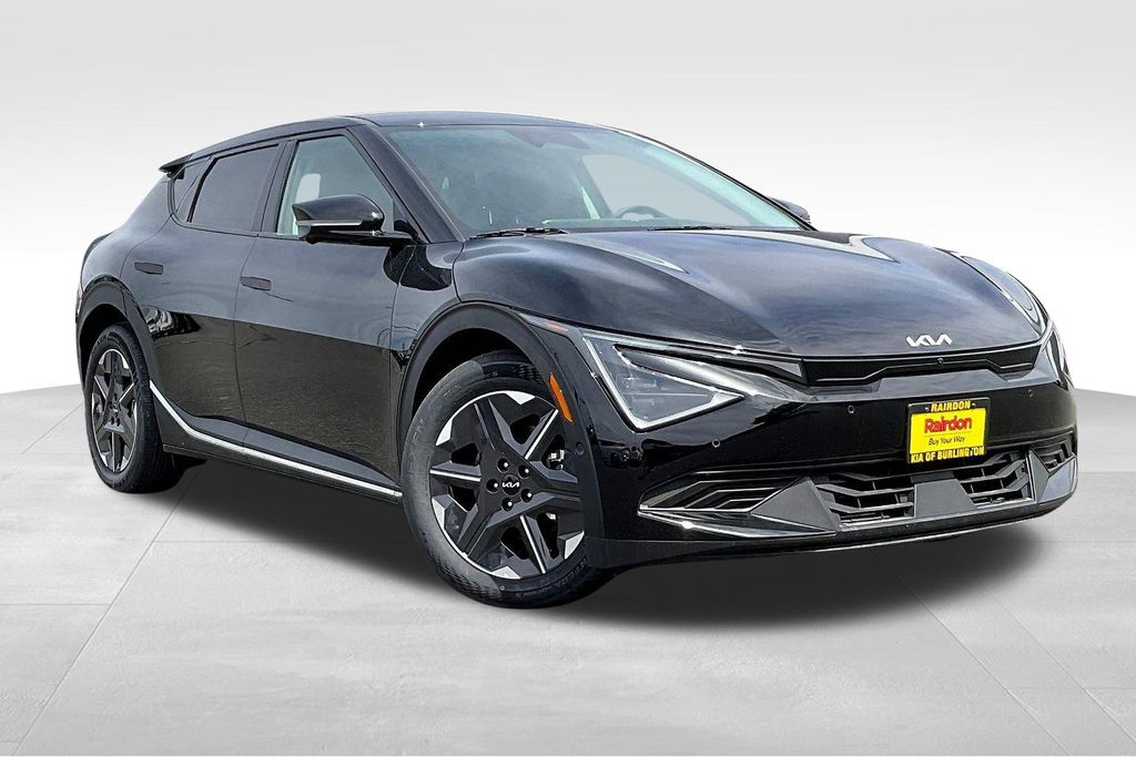 2025 Kia EV6 Light L/R's photo